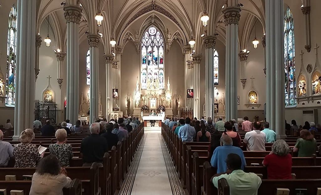 5 PM Saturday Mass in the Nave