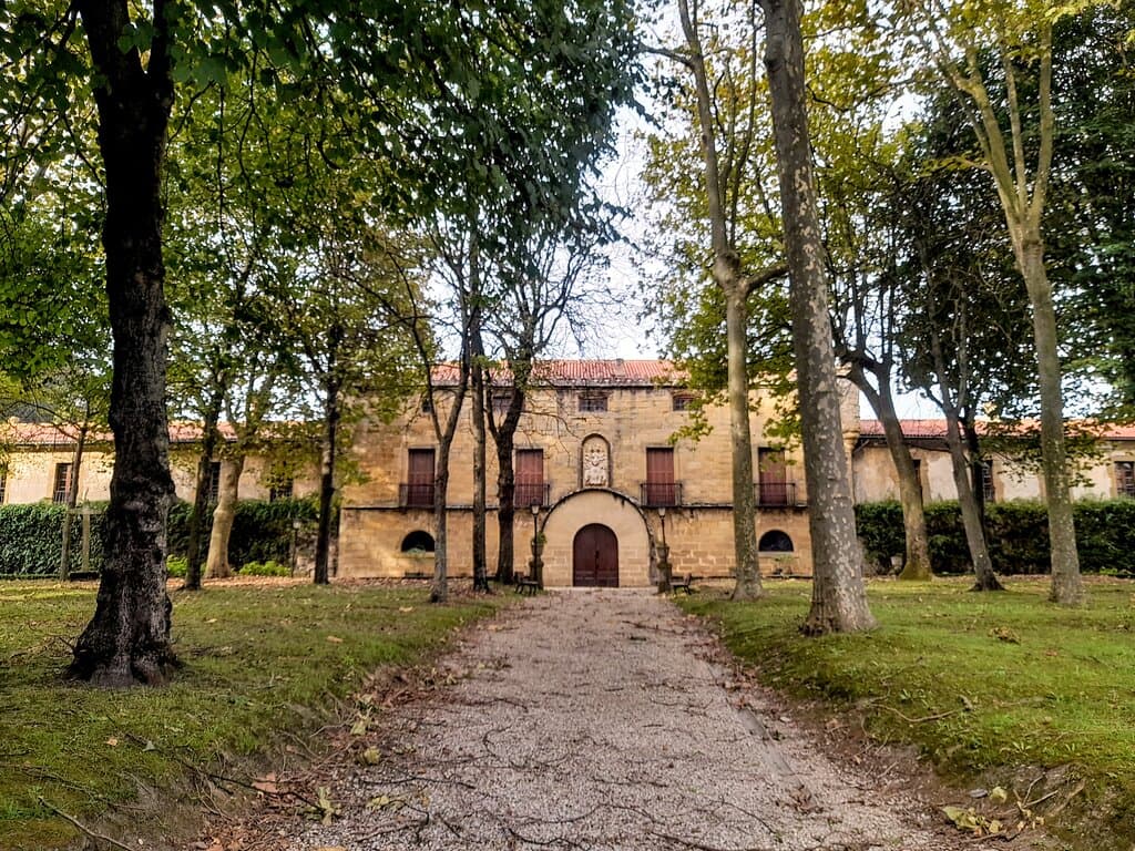 Exterior y jardines del Palacio de Narros, Zarautz.