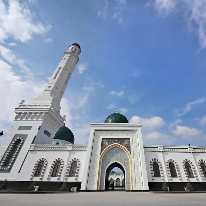 Sheikh Zaynudin Mausoleum & Chillakhana - Image 1