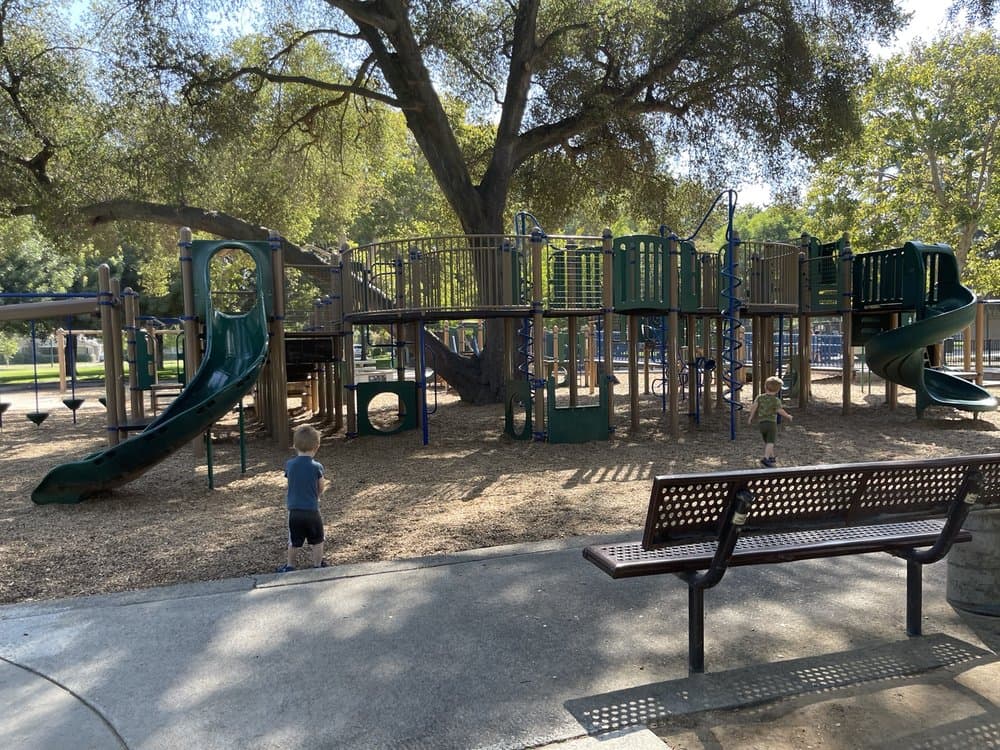 Graceada Park Neighborhood - Image 1